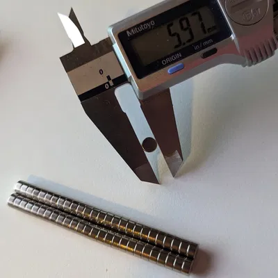 Giá đỡ ống phun cho bình xịt với nam châm nhúng 6x3mm