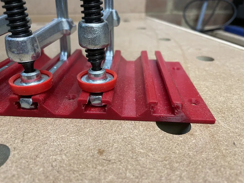 Giá đỡ kẹp T-Track tiện lợi cho không gian làm việc - Image 2