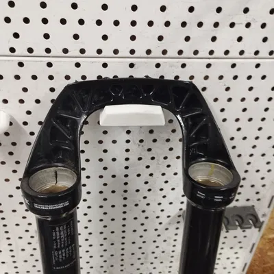 Giá đỡ chân phuộc dưới cho bảng treo dụng cụ