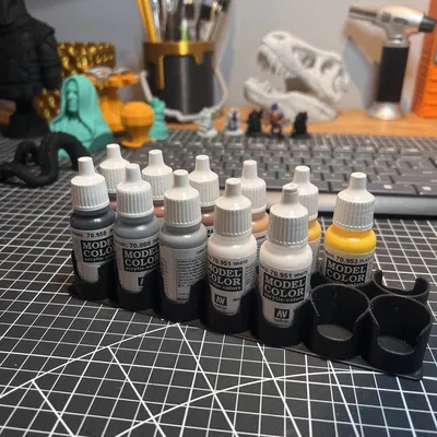 Giá đỡ chai sơn mini và chai lớn trong ngăn kéo