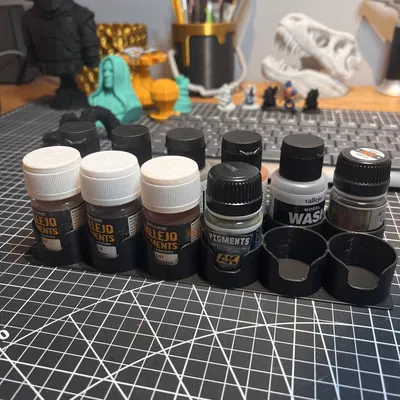 Giá đỡ chai sơn mini và chai lớn trong ngăn kéo