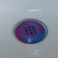 Bồn rửa tay với thiết kế ngăn chặn rơi đồ vật