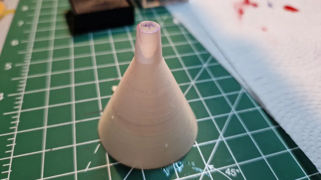 Phễu nhỏ cho việc chuyển màu sơn vào chai - Image 1