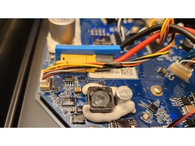 Kẹp giữ XT60 cho Onewheel GT và Pint/X - Image 1