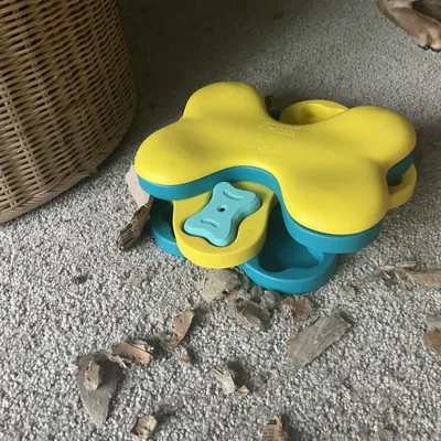 Các bộ phận thay thế cho đồ chơi chó tương tác giải đố của Nina Ottosson - xương, nắp "gạch chó"