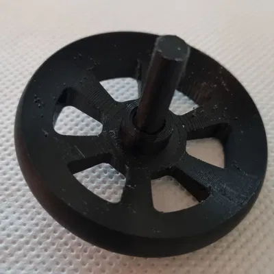 Đồ chơi quay hình chóp lắp ráp đa phần