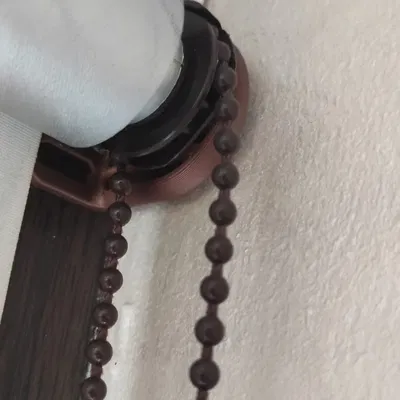 Giá đỡ rèm cuốn cho cửa sổ bằng nhựa