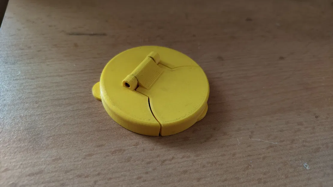 Nắp đậy với bản lề cải tiến chắc chắn - Image 1