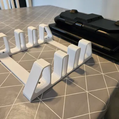 Giá đỡ đứng cho laptop và máy tính bảng với 3 khe cắm