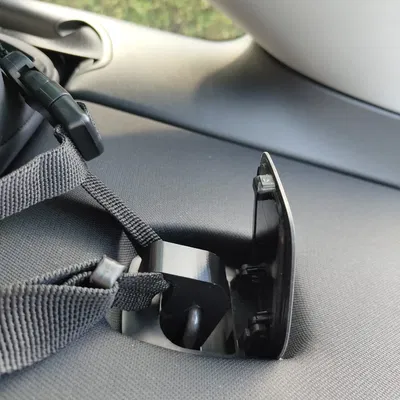 Móc treo mũ IsoFix cho Tesla Model 3