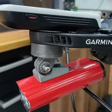 Bộ chuyển đổi Garmin Aero cho đèn Lezyne