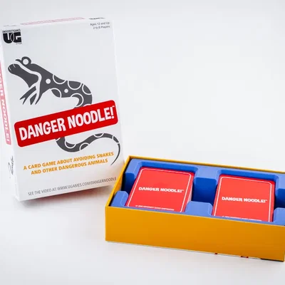 Giá đỡ thẻ bài cho hộp trò chơi Danger Noodle