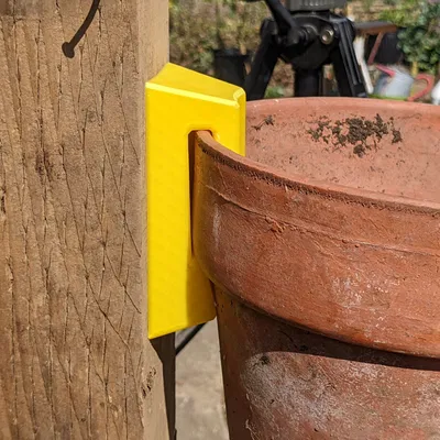 Giá treo chậu hoa đất nung treo tường