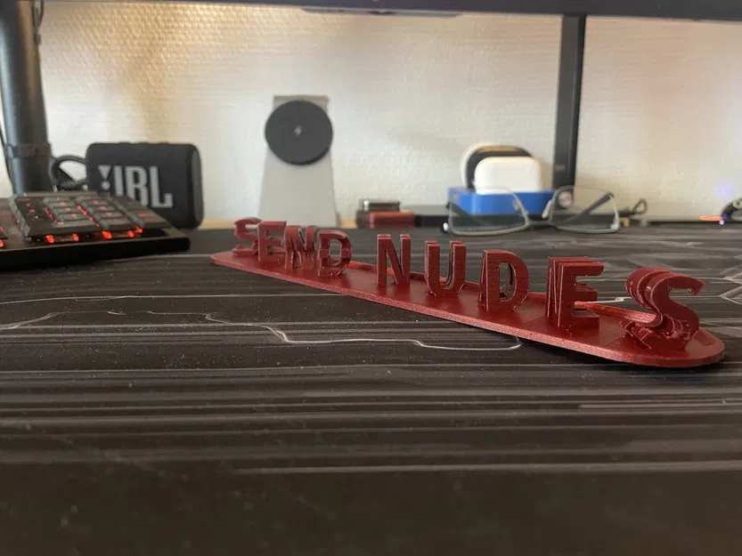 Mô hình hiển thị hài hước Ehrenmann gửi ảnh khỏa thân - Image 2