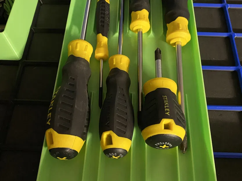 Khay đựng tua vít Gridfinity 6x3 cho tua vít thông dụng - Image 1