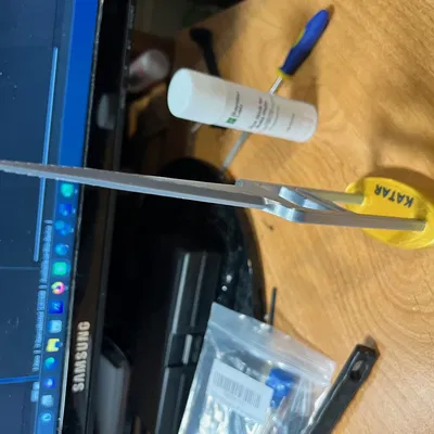 Dao găm Sikh onkarkitekt với lưỡi mài và đế trưng bày