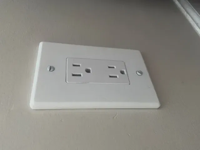 Nắp che ổ cắm hình chữ nhật cao đơn - Image 2