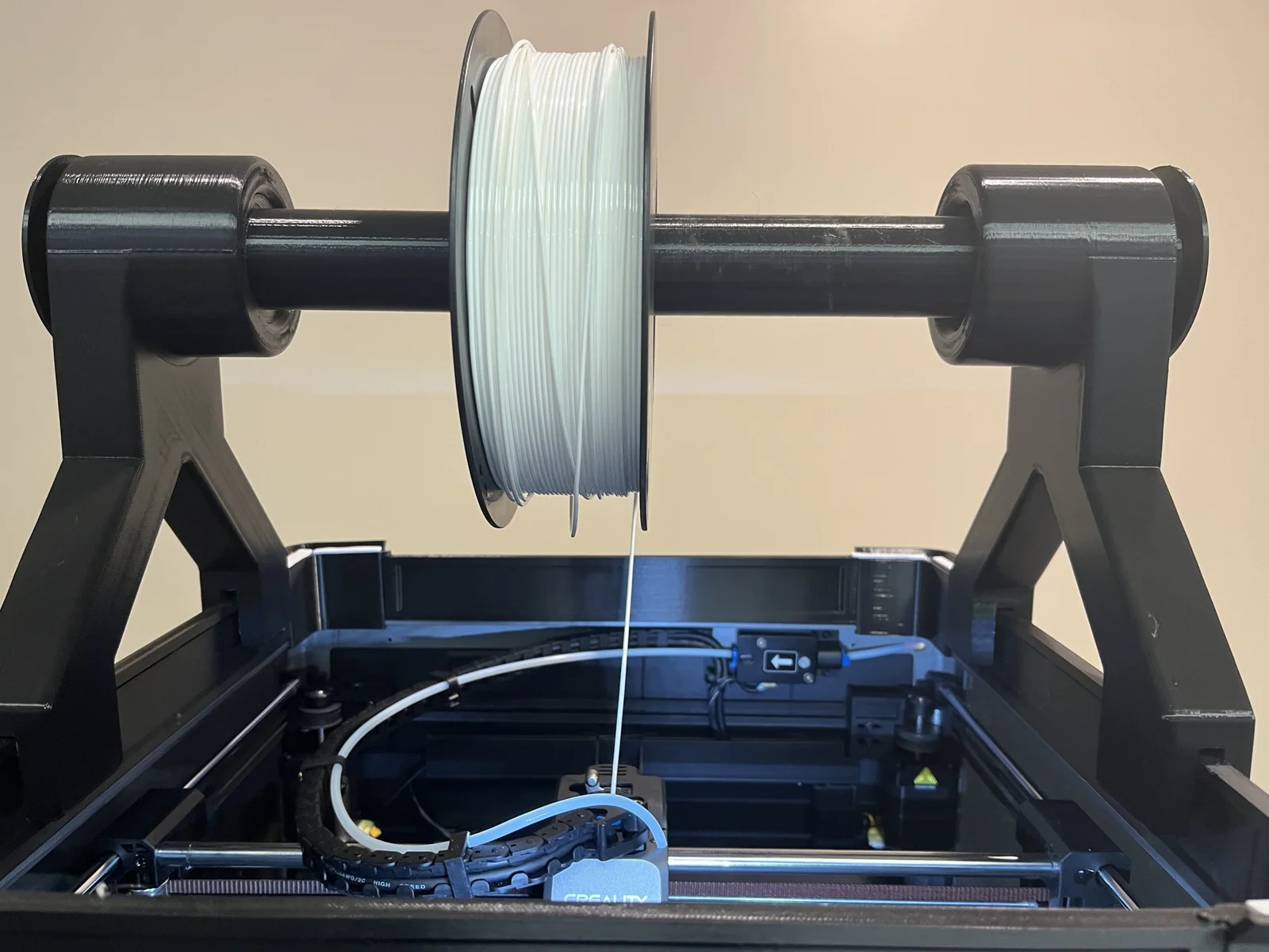 Giá đỡ cuộn filament trên cao cho máy in TPU K1 Max 1