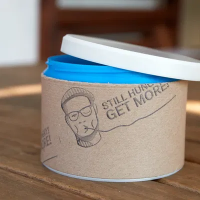 Bình chứa Prusament với nắp vặn cho lõi cuộn giấy