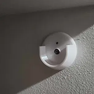 Thay thế ổ cắm thanh treo tủ quần áo dễ gãy