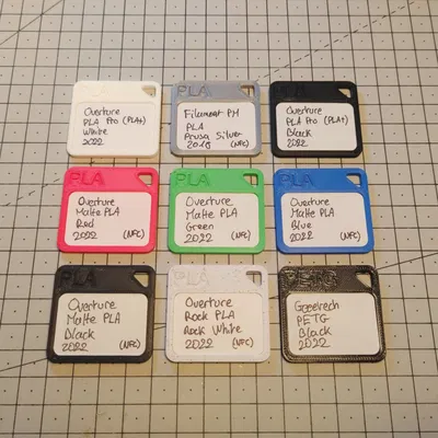 Mẫu màu filament với nhãn 24 × 35 mm