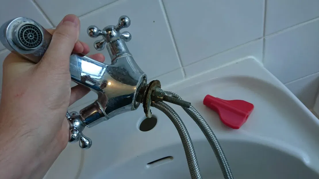 Công cụ tháo lắp vòi rửa chén tiêu chuẩn U.K - Image 1