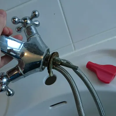 Công cụ tháo lắp vòi rửa chén tiêu chuẩn U.K