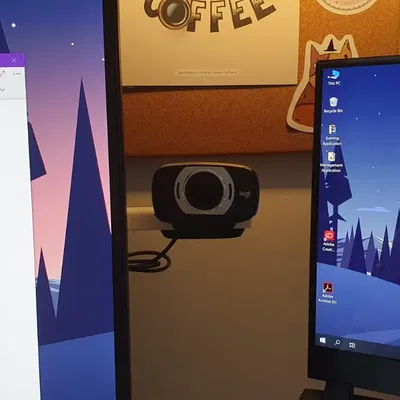 Giá đỡ webcam ẩn sau màn hình Logitech C615