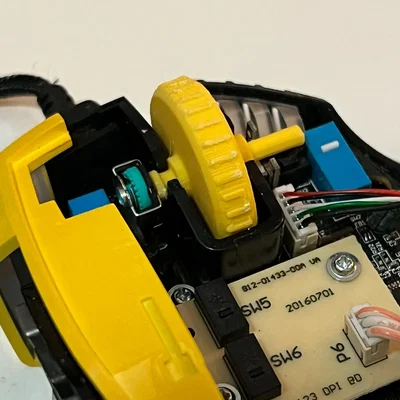 Bánh xe cuộn cho chuột Corsair Scimitar Pro