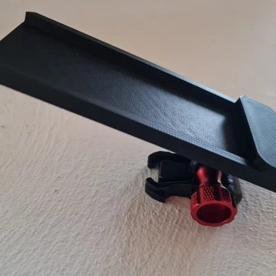 Giá đỡ đơn giản cho điều khiển AppleTV đen với giá đỡ GoPro