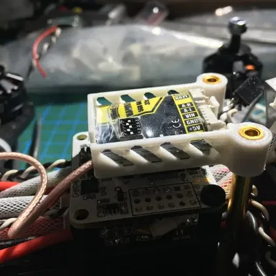 Giá đỡ Hawkeye Tweaker cho mô hình điều khiển từ xa