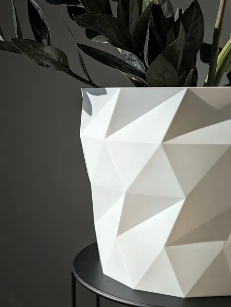 Chậu cây trang trí lowpoly đơn giản cho không gian sống - Image 1