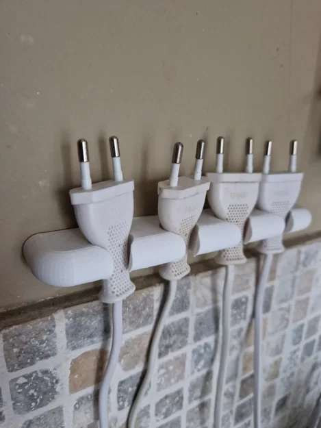 Giá đỡ cáp cho 4 ổ cắm điện 2 cực - Image 1