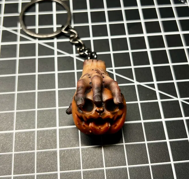 Móc chìa khóa bí ngô độc đáo dành cho Halloween - Image 1