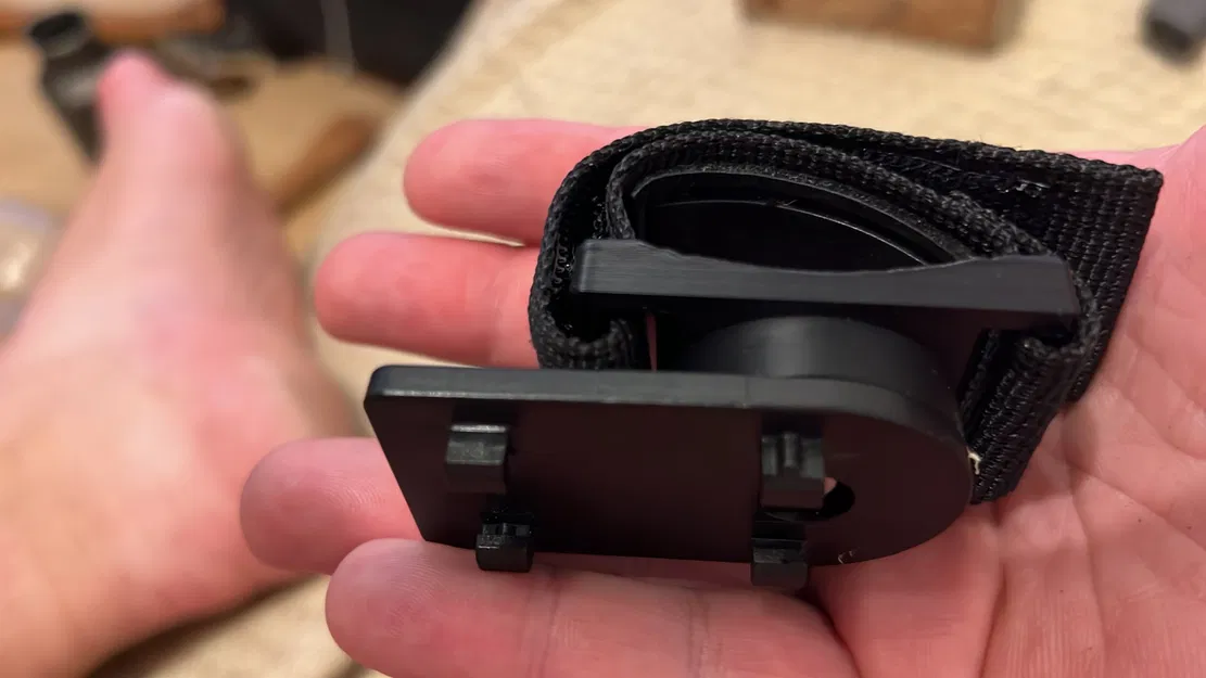 Giá đỡ cốc cho xe đẩy trẻ em bị hỏng - Image 3