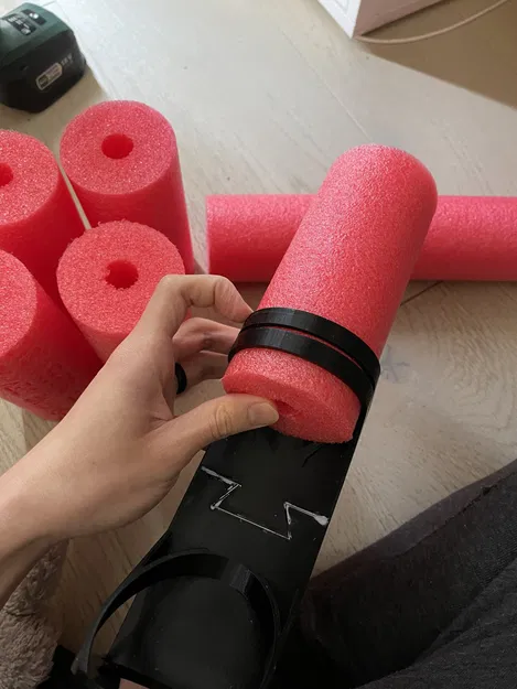 Giá đỡ cắt ống bơi cho tỷ lệ nửa tên lửa - Image 3