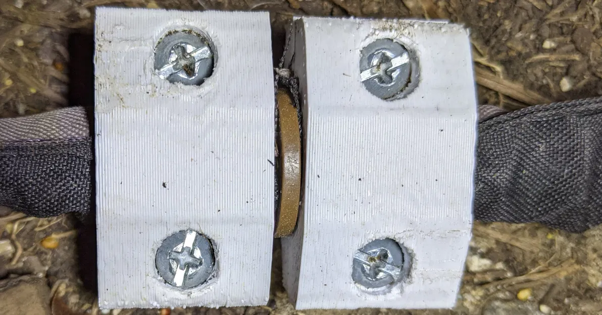 Giá đỡ cho ống tưới vải thấm nước - Image 1