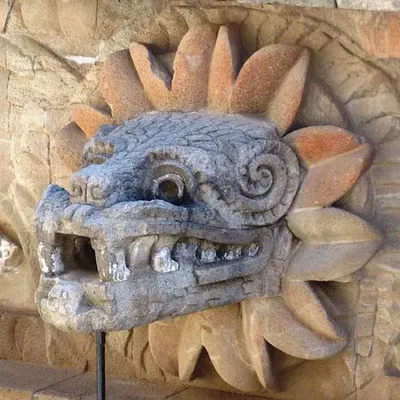 Tượng Quetzalcóatl trong nghệ thuật điêu khắc ấn tượng