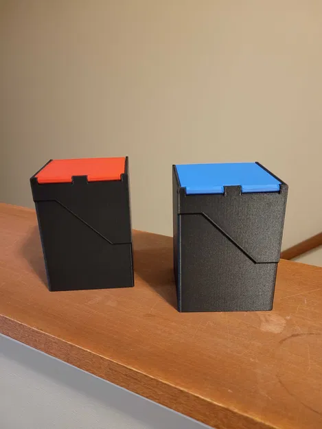 Hộp bài Ultimate v4 với nắp bản lề và cơ chế từ tính - Image 3