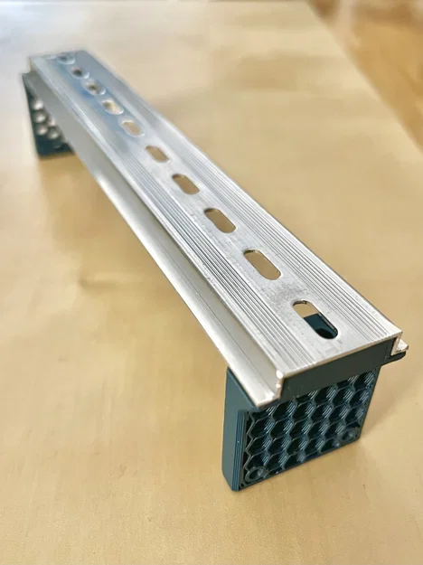 Giá đỡ thanh DIN cho điện tử Voron V0.2 - Image 1