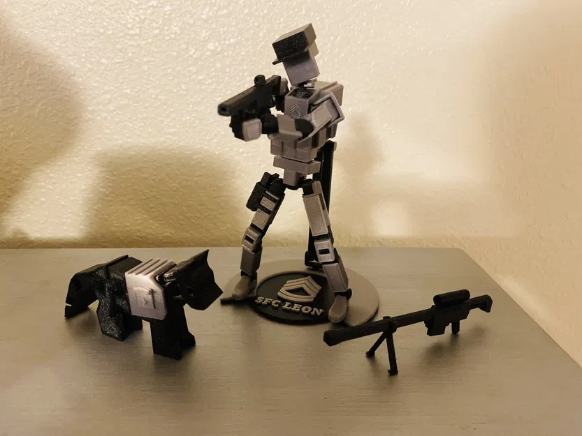 Binh sĩ Quân đội Mỹ Lucky 13 với mũ và ba lô - Image 1