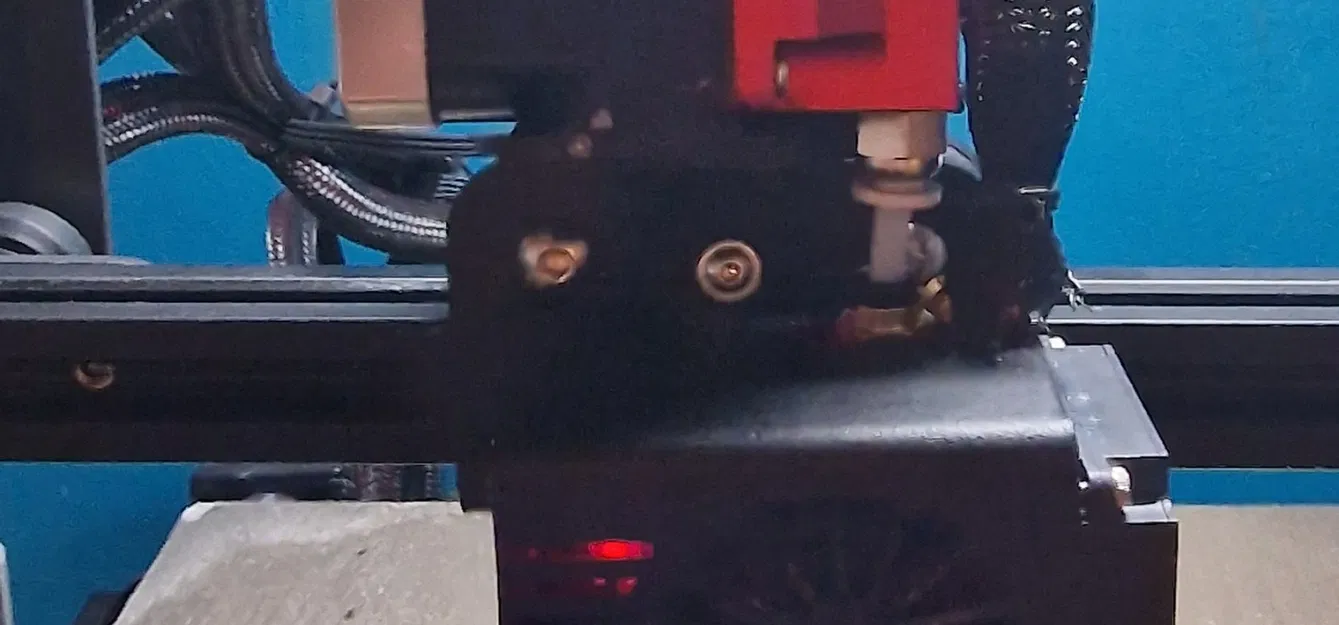 Giá đỡ truyền động trực tiếp Aquila X3, với cảm biến filament. Dành cho đầu đùn kép, không mất trục X. - Image 2