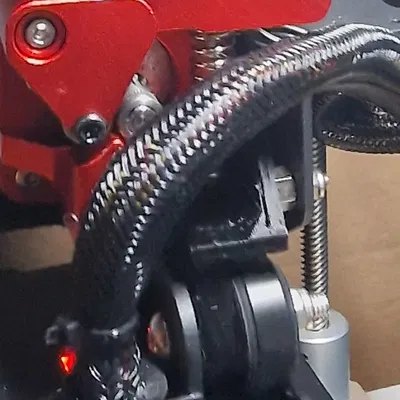 Giá đỡ truyền động trực tiếp Aquila X3, với cảm biến filament. Dành cho đầu đùn kép, không mất trục X.