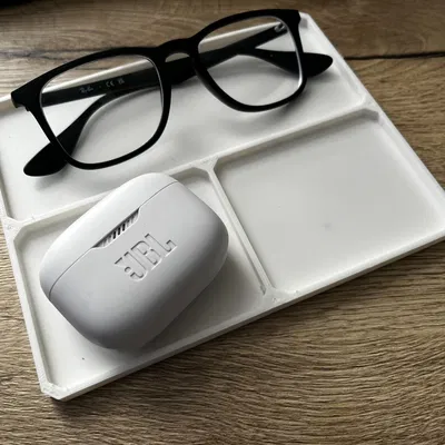 Khay đựng kính và điện thoại tiện lợi cho bàn ngủ