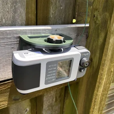 Giá đỡ gắn tường cho bộ hẹn giờ ống nước B-Hyve DX 4