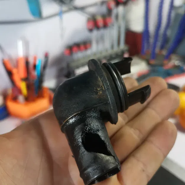 Bộ chuyển đổi ống thông hơi cho khối động cơ John Deere 824K - Image 4