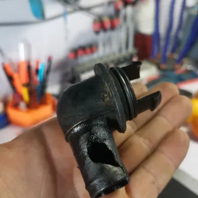 Bộ chuyển đổi ống thông hơi cho khối động cơ John Deere 824K