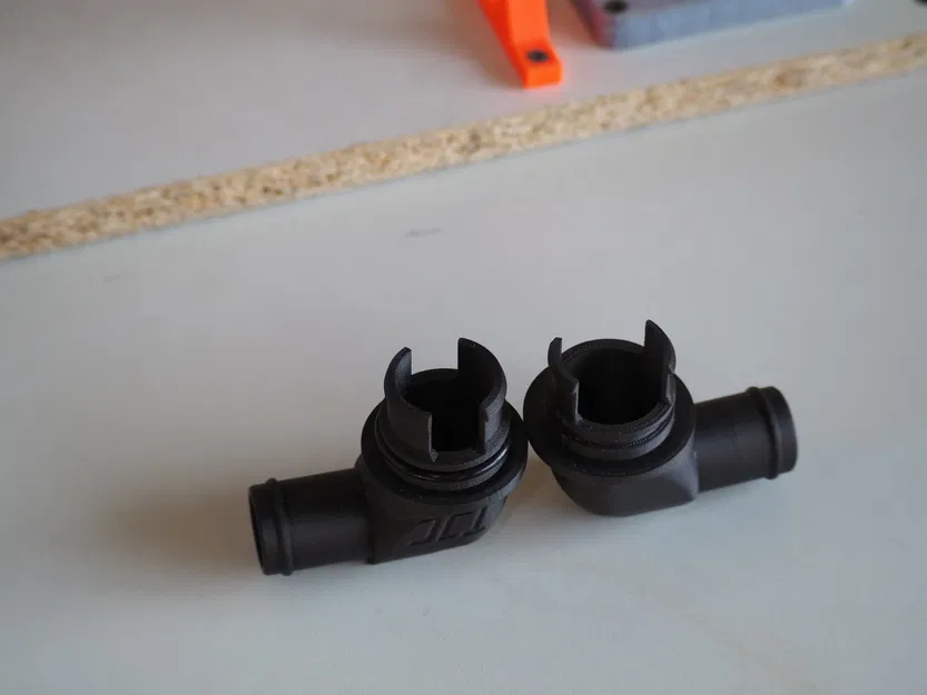 Bộ chuyển đổi ống thông hơi cho khối động cơ John Deere 824K - Image 6