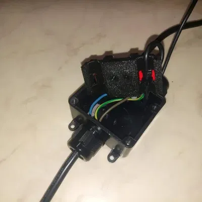 Hộp nối cáp với chỗ lắp relay chắc chắn