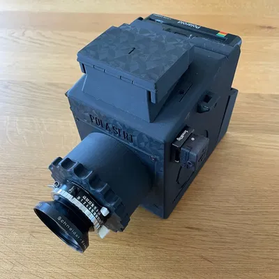 Máy ảnh Polaroid SLR POLA.SLR1 với ống kính 150mm